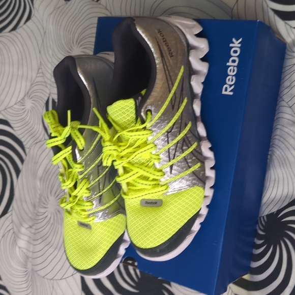 Reebok US 7 GS - Picture 2 of 5